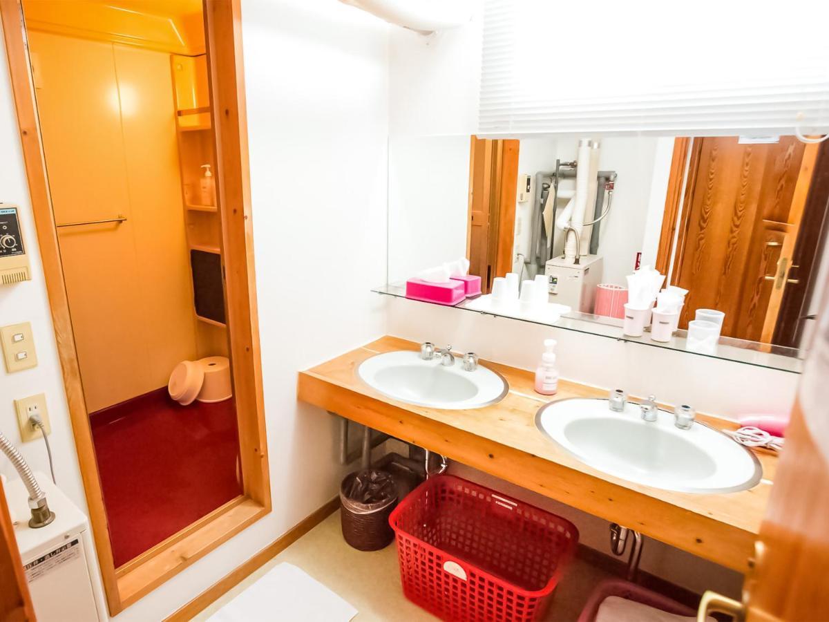 Rusutsu Lodges Pension Lilla Huset Niseko Buitenkant foto