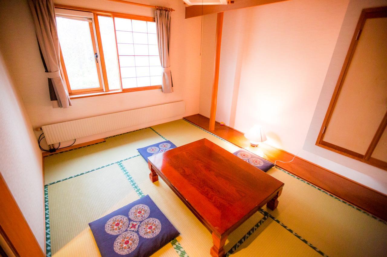 Rusutsu Lodges Pension Lilla Huset Niseko Buitenkant foto