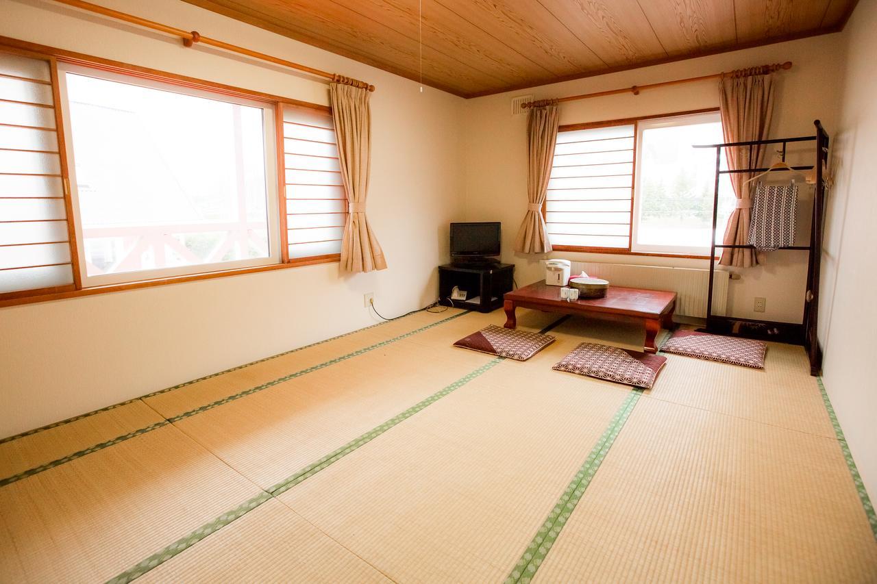 Rusutsu Lodges Pension Lilla Huset Niseko Buitenkant foto